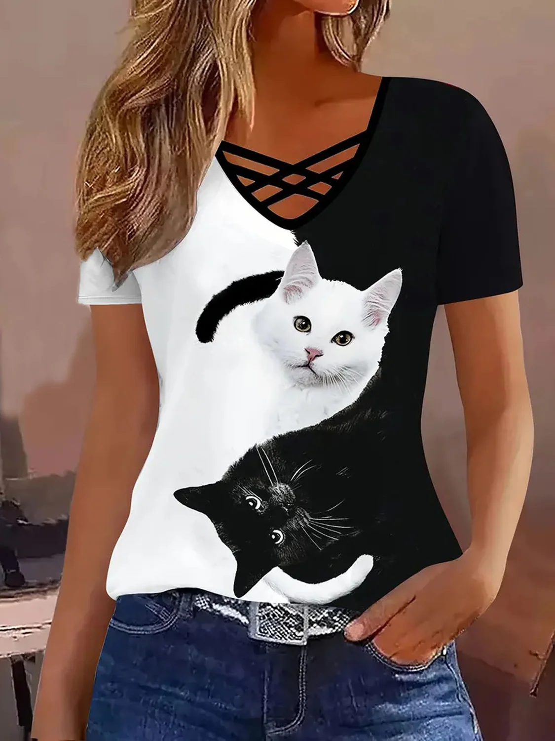 Contrast V-Neck Short-Sleeve Top XY001211 alternate product view